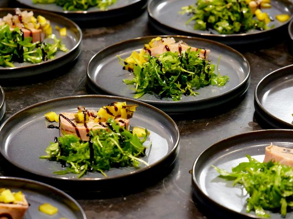 What Are the Key Characteristics of a Successful UK Kitchen Restaurant and Bar?